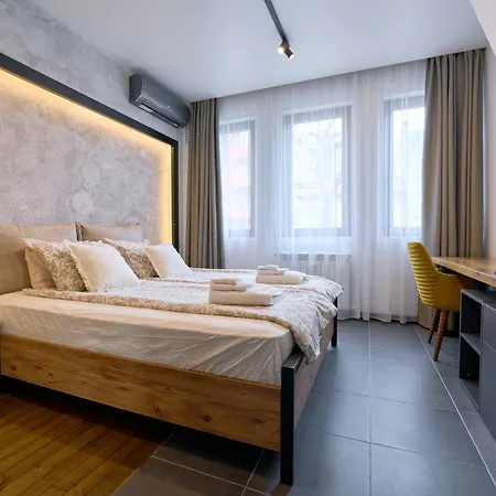 Luxury 2 Bedroom - Private Garden Appartement Sofia