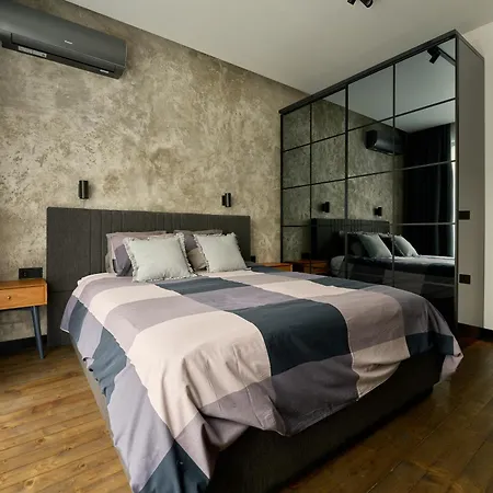Luxury 2 Bedroom - Private Garden Appartement *