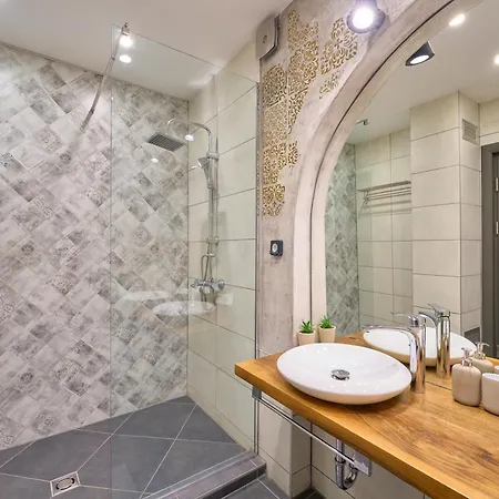 Appartement Luxury 2 Bedroom - Private Garden *